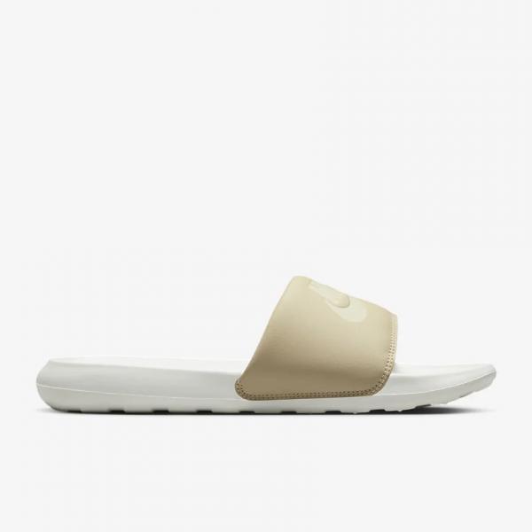 NIKE Nike Victori One SANDDRIFT/COCONUT MILK-SAIL