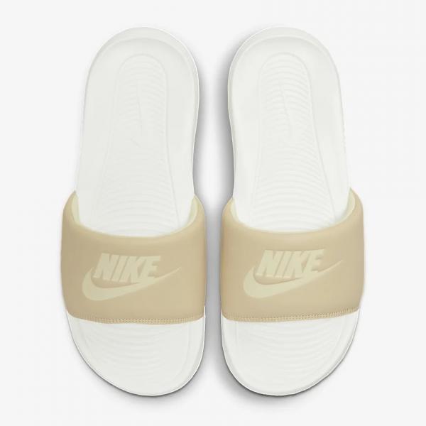 NIKE Nike Victori One SANDDRIFT/COCONUT MILK-SAIL