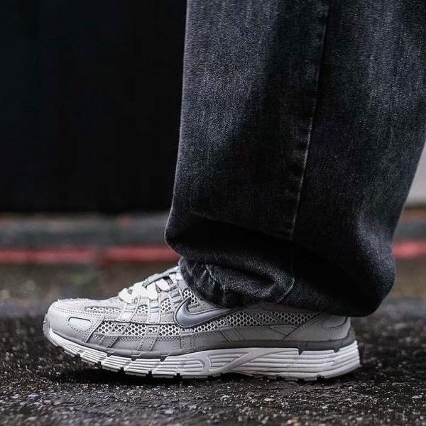 NIKE NIK NIKE P-6000 PREMIUM LT IRON ORE/METALLIC SILVER-PHOTON DUST